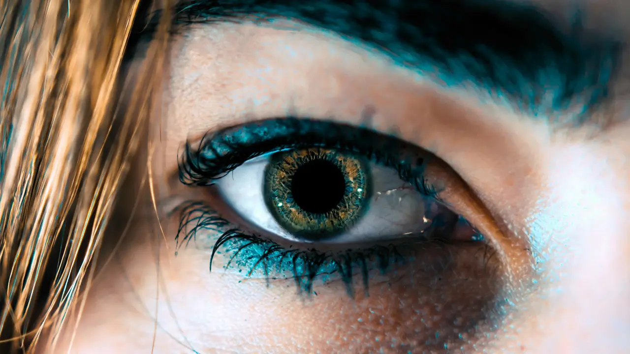 What Kind Of Makeup Suits The Colour Of Your Eyes? Find Out In This Beauty Guide Eye makeup guide