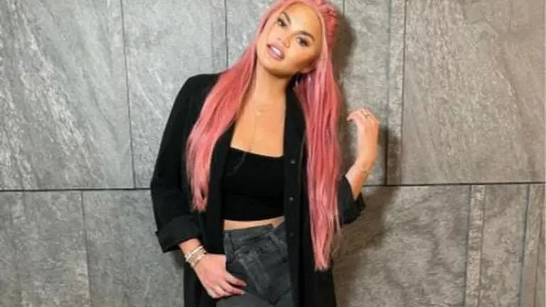 Chrissy Teigen reveals what she got paid in early modelling days, shares pictures chrissy teigen