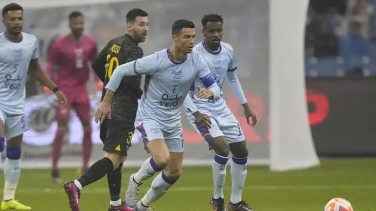 Lionel Messi & Cristiano Ronaldo score in epic friendly as PSG edge Saudi All-Stars 5-4 Messi