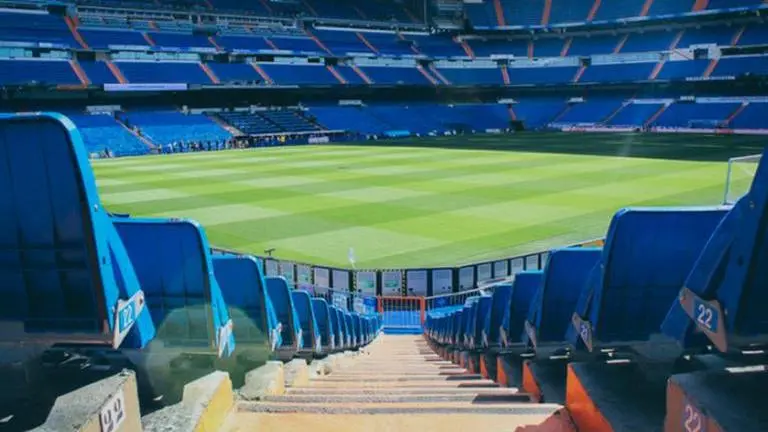 New boys Macarthur FC go top of the A-League after beating Newcastle Jets 2-1