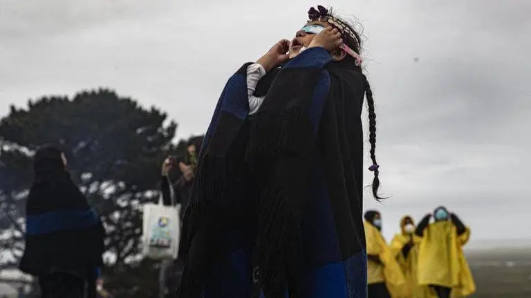 Thousands marvel as total eclipse darkens Argentina