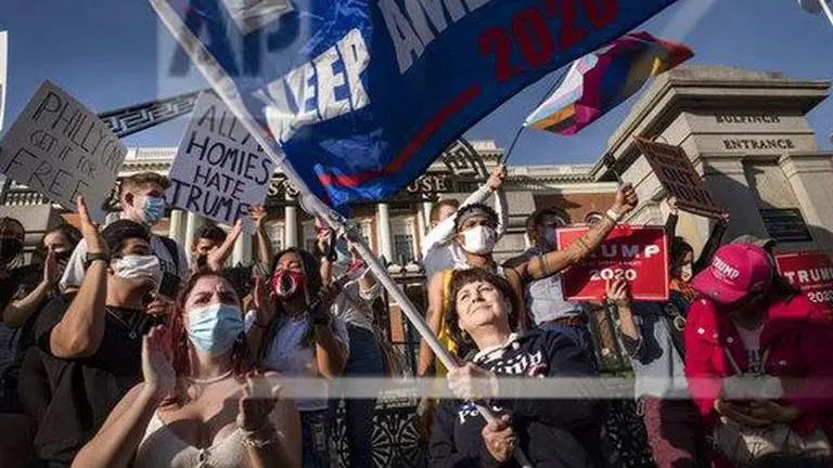 Videos show Boston police shove, pepper-spray protesters Videos show Boston police shove, pepper-spray protesters