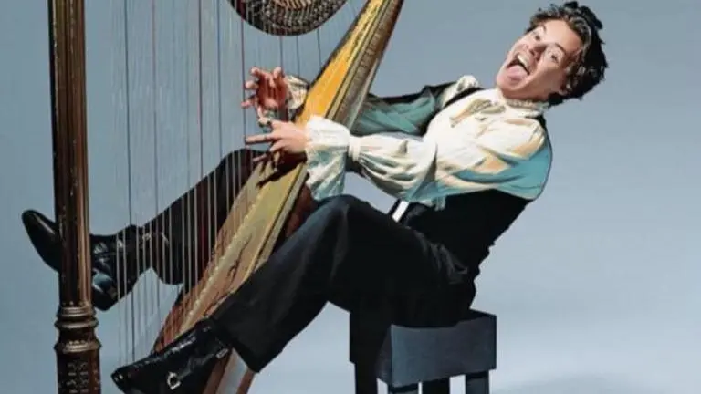 Harry Styles criticised by Fox's Raymond Arroyo for wearing women's clothes; fans hit back Harry Styles