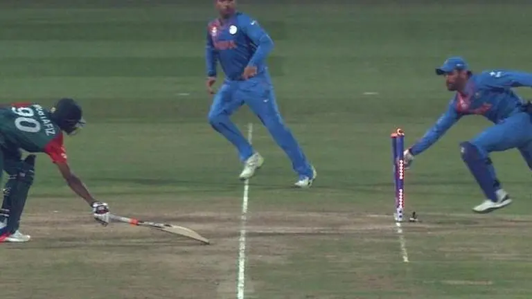 When Dhoni sprinted to inflict last-ball run out to eliminate Bangladesh from World Cup MS Dhoni, T20 World Cup, India vs Bangladesh