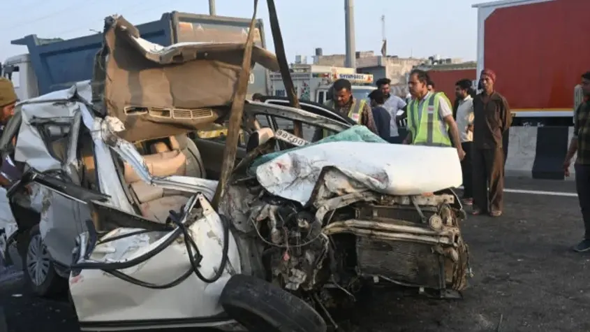 Ghaziabad Accident: 2 Dead, Including a Student, After School Van Collides With Dumper