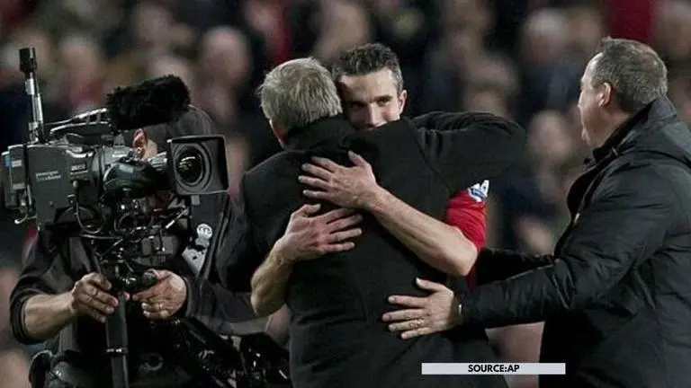 Sir Alex Ferguson apologised to Van Persie, Kagawa after shock retirement in 2013 Alex Ferguson