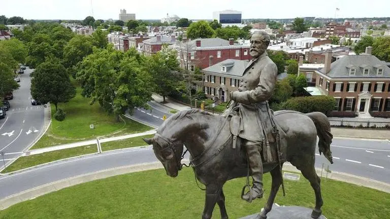 Virginia gov faces new hurdle in bid to remove Lee statue Virginia gov faces new hurdle in bid to remove Lee statue