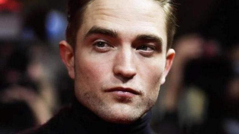 Zack Snyder approves Robert Pattinson's 'The Batman', calls it 'step in ...