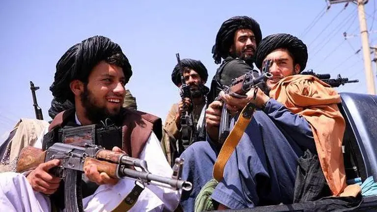 Afghanistan: Authorities ban rickshaw pullers from carrying armed passengers in Nangarhar Afghanistan