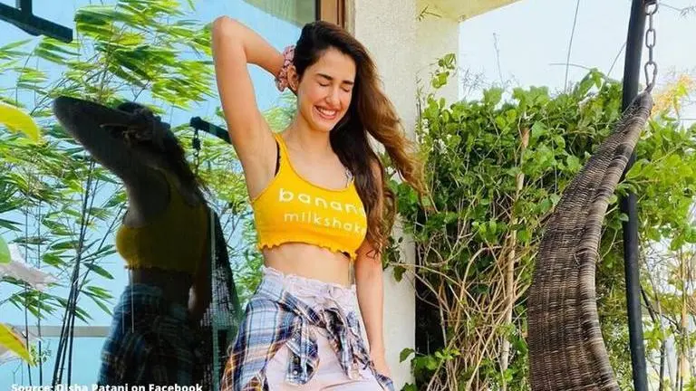 Disha Patani's birthday morning has a dash of chocolate cake; see pics disha patani