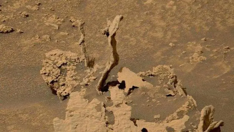 NASA's Curiosity rover spots another bizarre-shaped delicate rock on Mars Mars