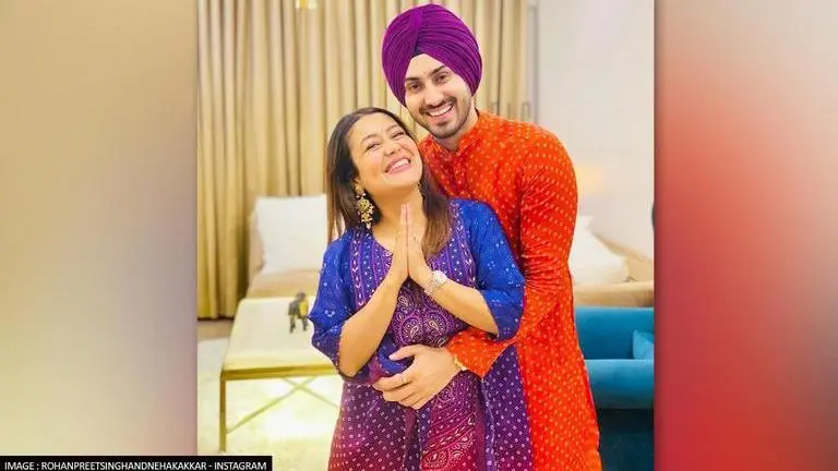 'Life Of Kakkars': Neha Kakkar and Rohanpreet Singh address pregnancy rumours; WATCH Neha Kakkar