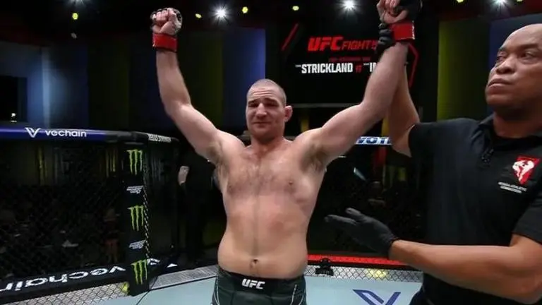 Sean Strickland beats Nassourdine Imavov in UFC Fight Night 217 Sean Strickland