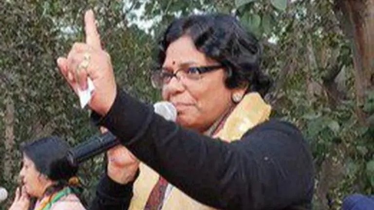 Maha women's commission chief Vijaya Rahatkar resigns