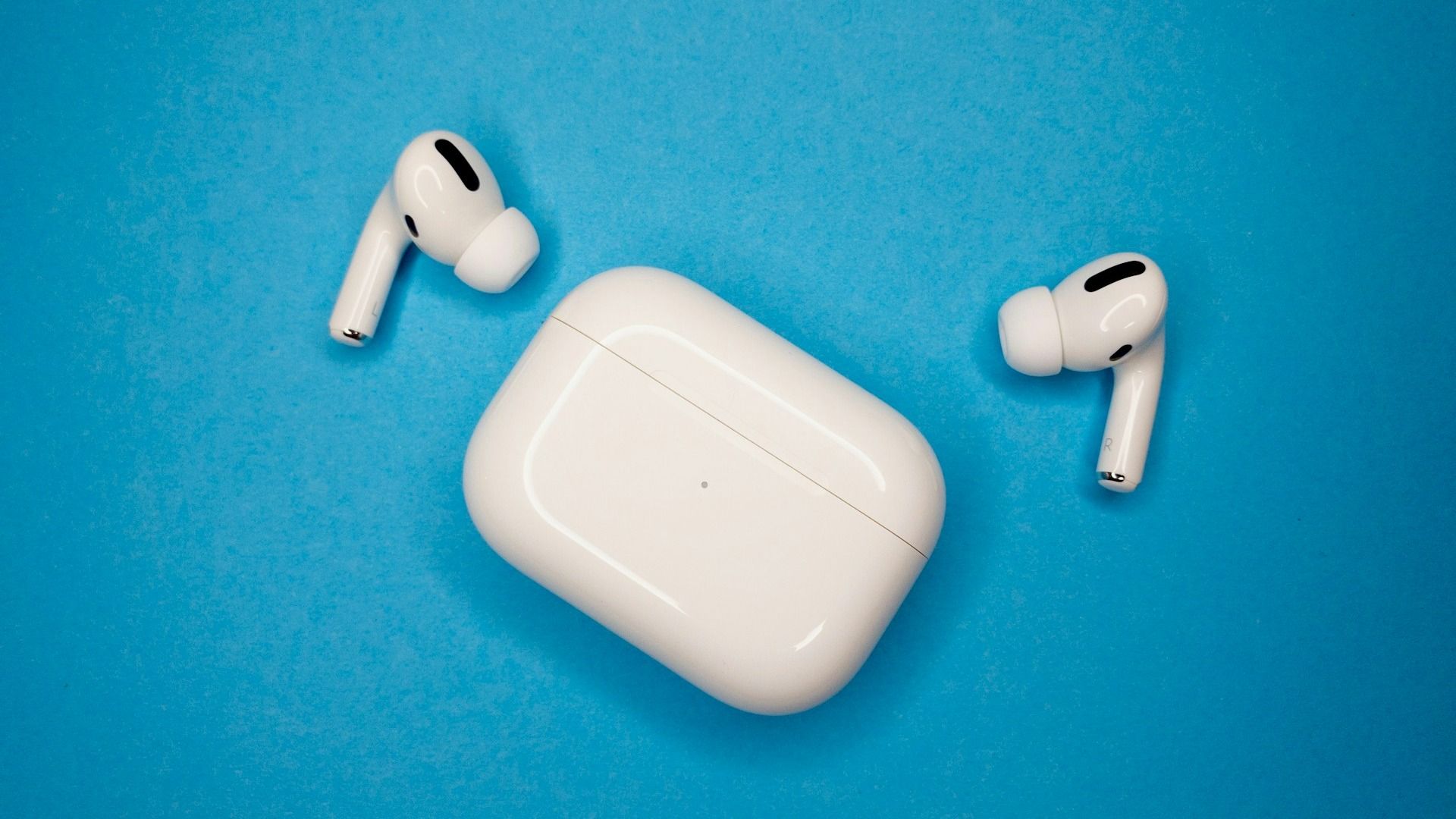 Apple to introduce ‘hearing aid mode’ for AirPods Pro in upcoming iOS 18 update- Republic World