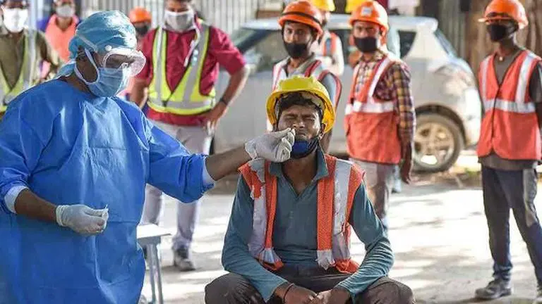 Kerala's COVID-19 caseload crosses 5.55 lakh, toll goes past 2000 mark