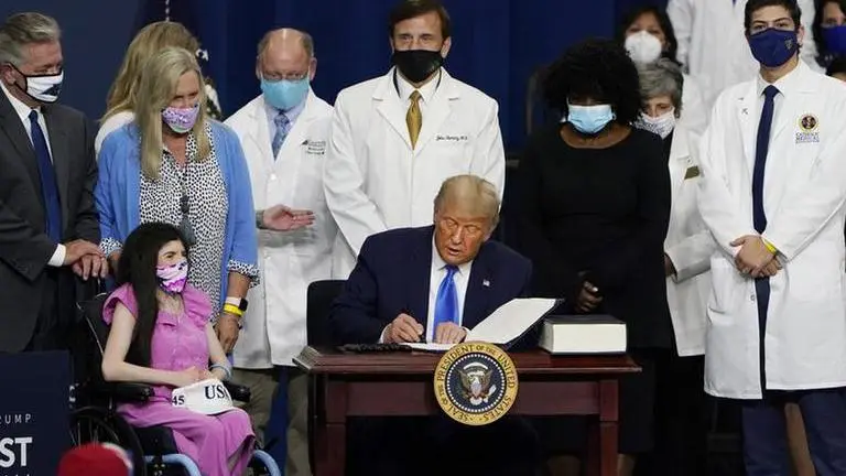 Trump's $200 prescription cards won't hit mailboxes just yet Trump's $200 prescription cards won't hit mailboxes just yet