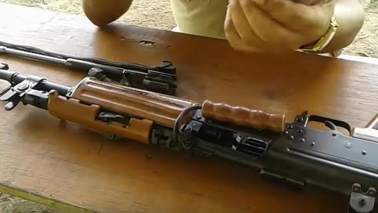 Man, accused of stealing weapons army institute, tricks police, escapes from hospital