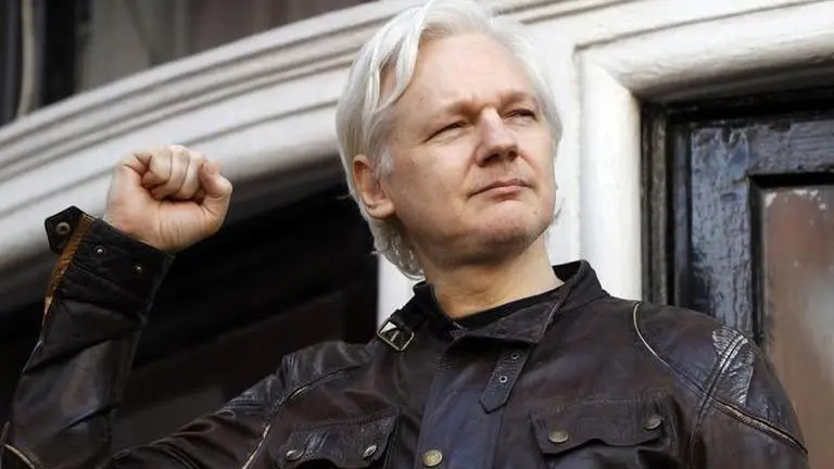 Ecuador revokes citizenship for Julian Assange Julian Assange
