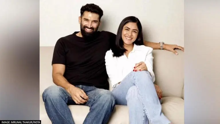 Aditya Roy Kapur, Mrunal Thakur’s crime thriller titled 'Gumraah' Mrunal Thakur