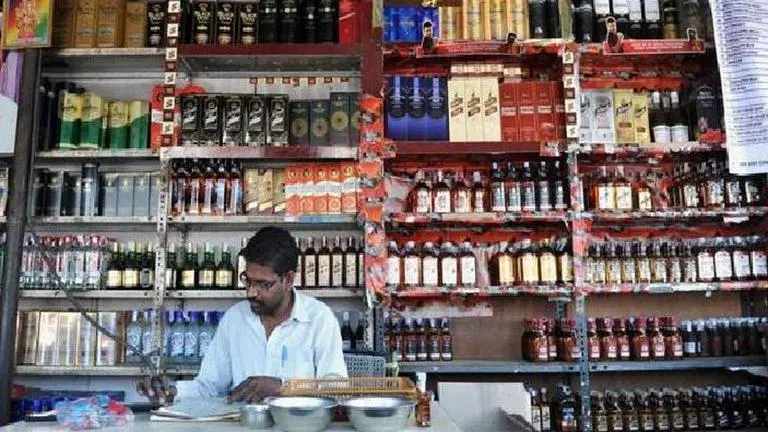 Lockdown: Liquor traders in Goa fear shortage of stocks