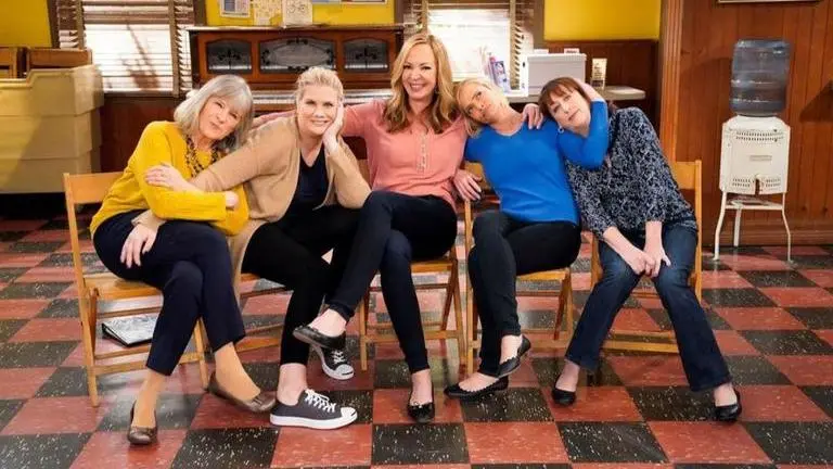 Is 'Mom' ending this year? Here's all you need to know about the CBS sitcom's finale Mom cast