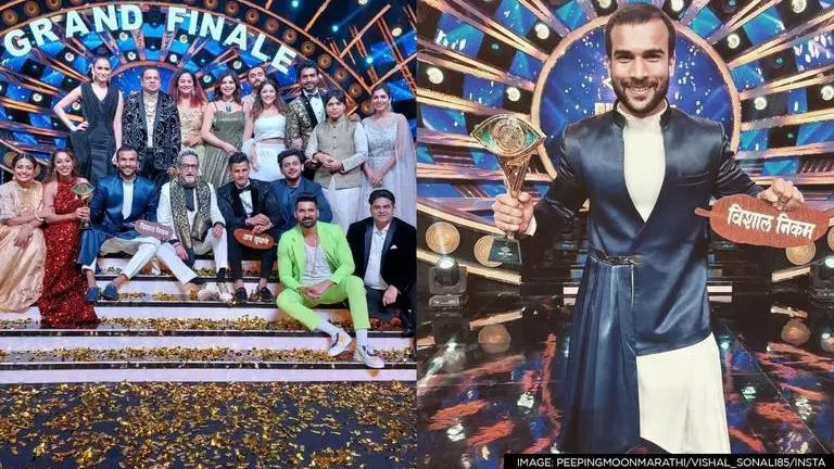 'Bigg Boss Marathi 3' winner Vishal Nikam bags trophy, takes Rs 20 lakh prize money home Bigg Boss Marathi 3, Vishal Nikam, Mahesh Manjerekar, Bigg Boss Marathi winner