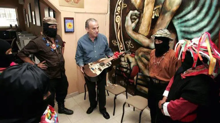 Mexican protest singer Oscar Chávez dies of virus