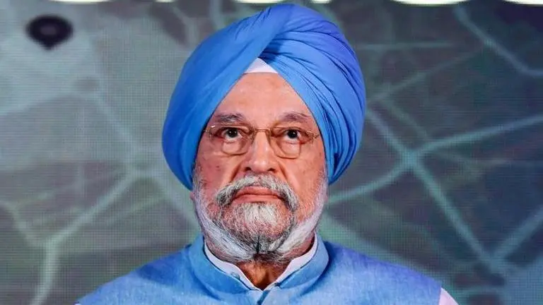 Union Minister Puri appeals to protesting farmers to resume talks with Centre