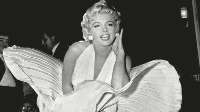 Marilyn Monroe's rare autograph to be auctioned online amid coronavirus dread
