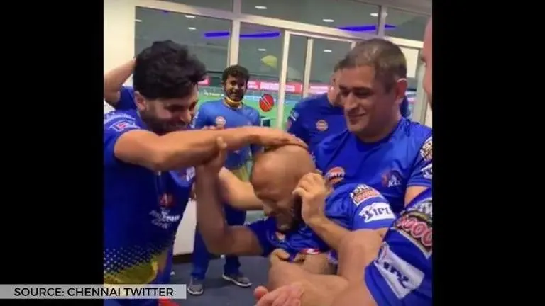 MS Dhoni smashes cake in Monu Kumar's face during Karn Sharma's birthday bash: Watch MS Dhoni