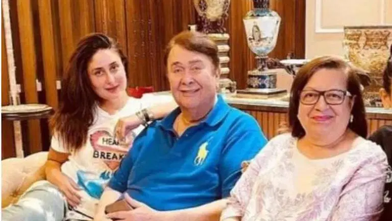 Kareena Kapoor shares family pic with ‘loves of her life’ Randhir Kapoor, Babita & Saif Kareena Kapoor