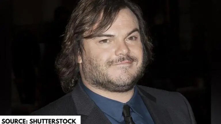 Jack Black poses with a group of high school graduates in Los Angeles, pic goes viral Jack Black
