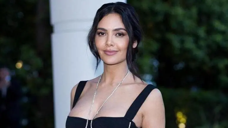 Esha Gupta back in India after Cannes debut; actress hits out at airline for 'worst staff' Esha Gupta