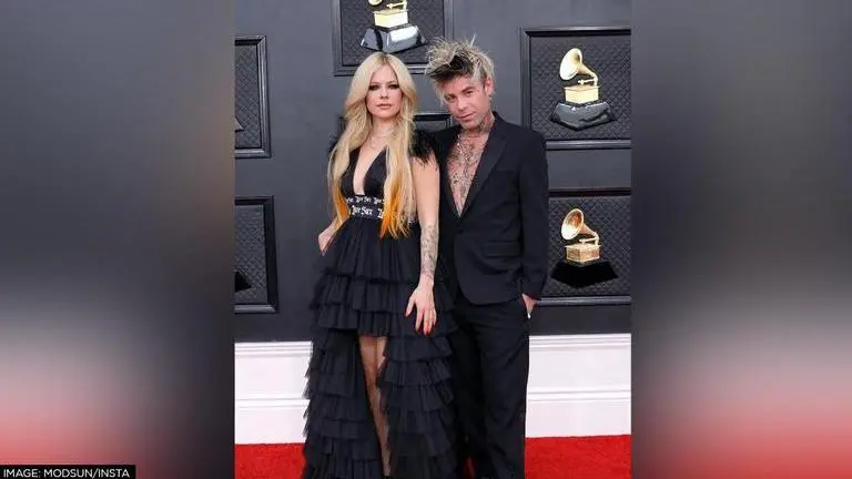 Avril Lavigne flaunts her ring after getting engaged to boyfriend Mod Sun in Paris; See Avril Lavigne