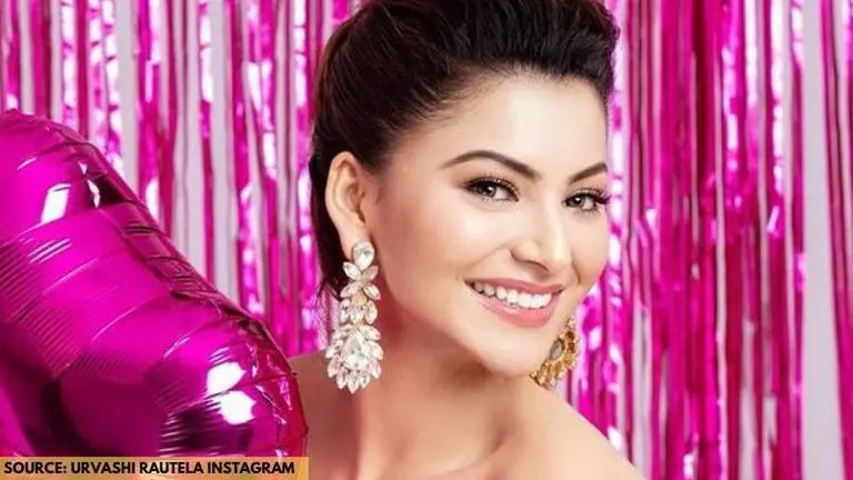 Urvashi Rautela's love for pretty earrings is evident in these pictures Urvashi Rautela