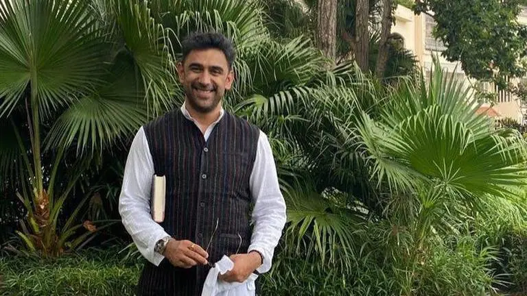 Amit Sadh sweats it out to prepare for his role in 'Zidd', says 'Keep moving' Amit Sadh sweats it hard to prepare for his role in Zidd, says 'Keep moving'