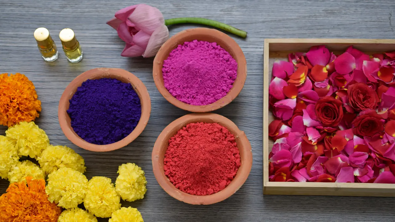 Holi 2024: DIY Decorations To Welcome The Festival Of Colours DIY Holi decorations