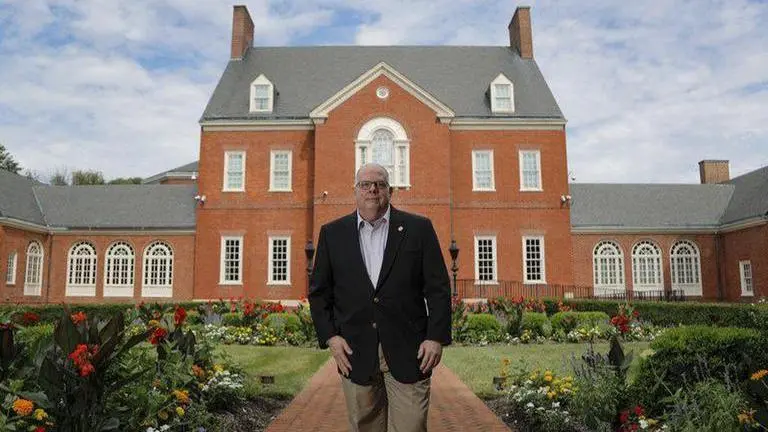 Maryland governor criticizes Trump on virus response