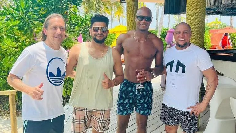 Suresh Raina runs into Real Madrid veterans Roberto Carlos & Michel Salgado; See pic Suresh Raina