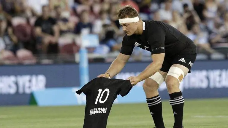 All Blacks pay tribute to Maradona before match vs. Pumas