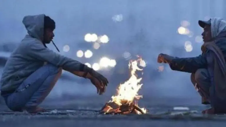 Delhi & neighbouring states issued Red colour warning as temperature continues to plunge delhi