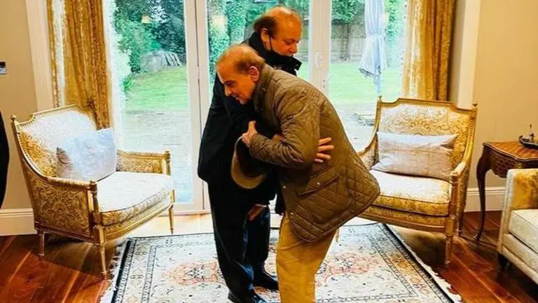 PM Shehbaz Sharif discusses Pakistan's internal affairs with brother Nawaz in London Shehbaz Sharif
