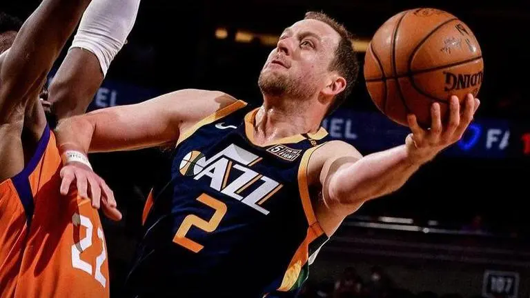 What happened to Utah Jazz's Joe Ingles? Aussie NBA star exits midway with injured knee Joe Ingles, Utah Jazz