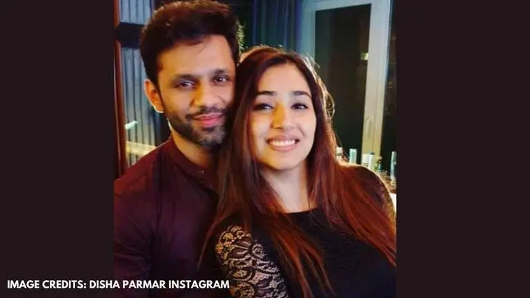 Rahul Vaidya's proposal made girlfriend Disha Parmar blush on her birthday; Watch rahul vaidya's proposal