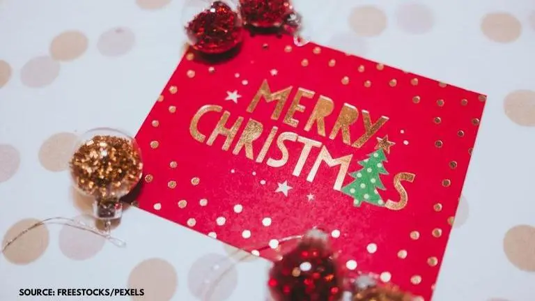 Merry Christmas GIFs to share with your friends and family on this merry day Merry Christmas GIFs