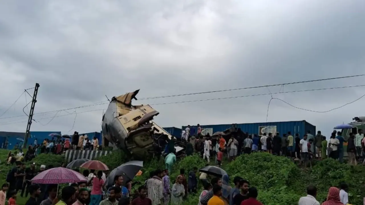 Kolkata-bound Kanchanjunga Express hit by goods train in Bengal's Siliguri