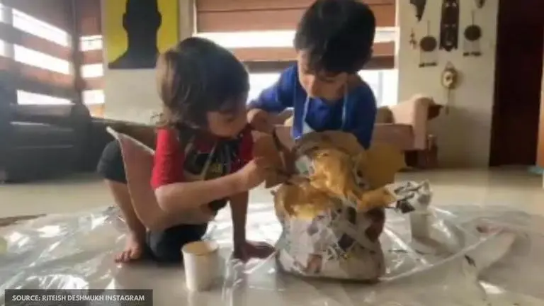 Riteish Deshmukh's sons rejoice as they bring home an eco-friendly paper Ganesha; Watch Riteish Deshmukh's sons