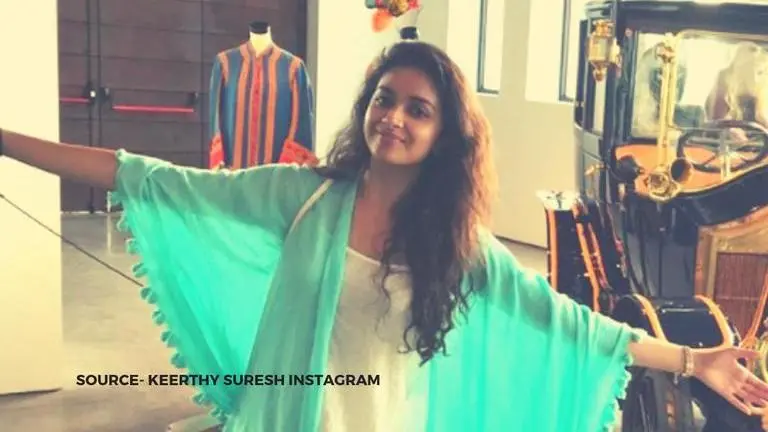 Keerthy Suresh flaunts her 6 yards of good vibes; Wishes fans a Happy Pongal Keerthy Suresh