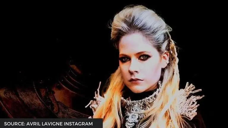 avril lavigne's birthday